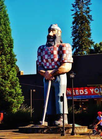 Paul Bunyan Statue